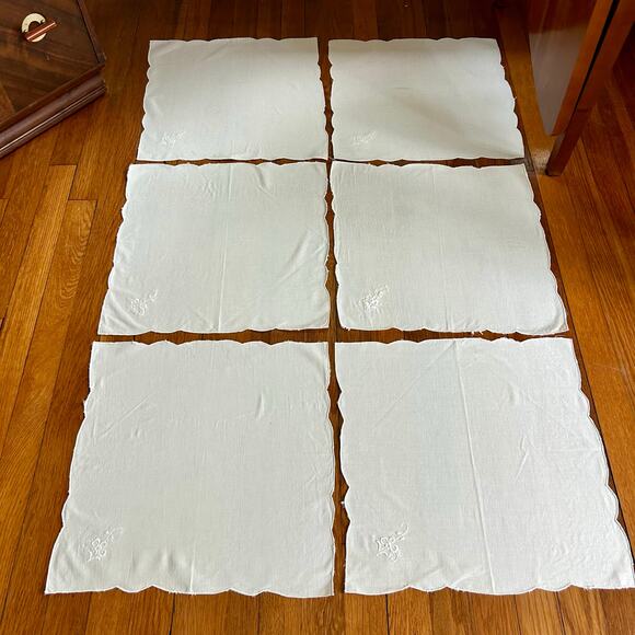 Vintage White Embroidered Cloth Napkins Set of 6 with Scalloped Edges - Picture 4 of 10